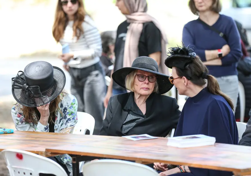 Korhan Berzeg için cenaze töreni: Kemikleri toprağa verildi 1