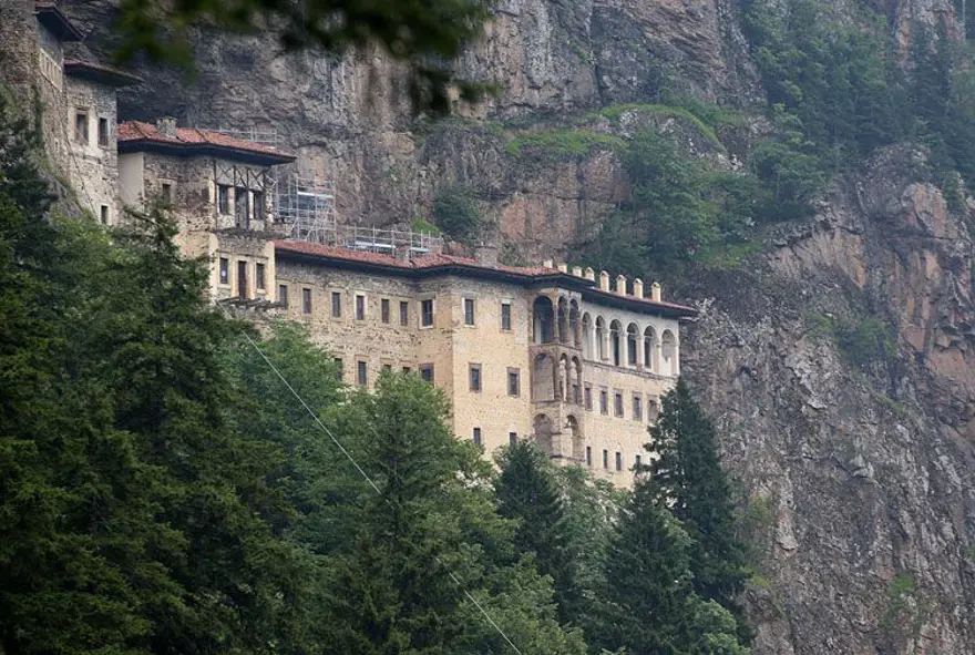 Sümela Manastırı'nı 3 haftada yaklaşık 30 bin kişi ziyaret etti 9