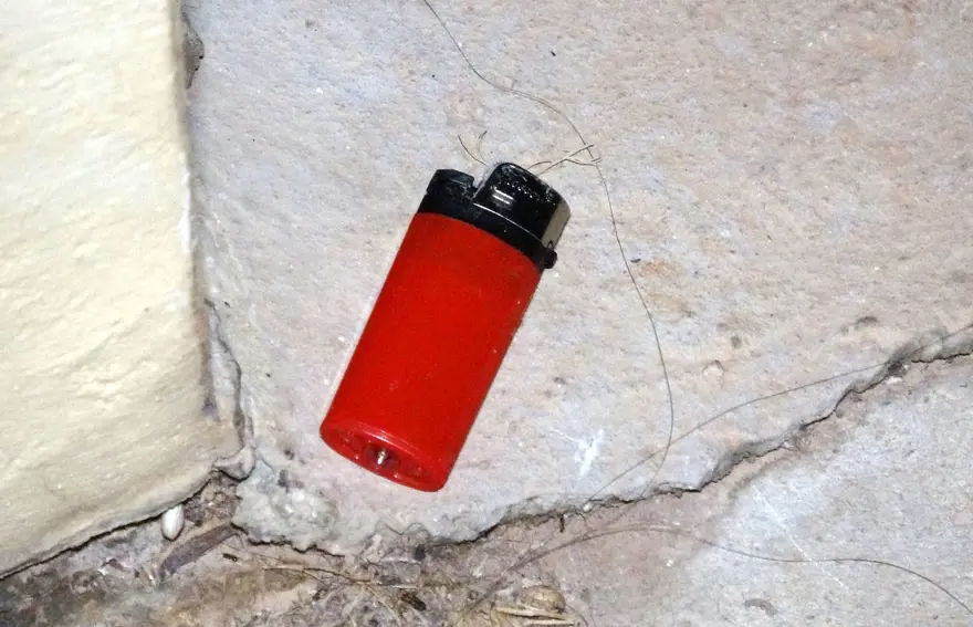 Ailesi içerdeyken benzinle evi yakmaya çalıştı 2