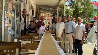 Festivale 13 buçuk metrelik pide damga vurdu: Bu yıl 2 katına çıkardılar