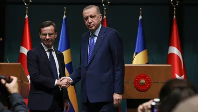 Türkiye belgeleri havalimanı tuvaletinde unutuldu: İsveç&#x27;te gizli belge skandalı