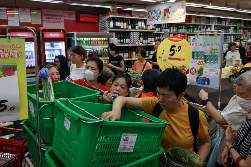 HONG KONG'DA MARKETLER BOŞALDI 3 HONG KONG'DA MARKETLER BOŞALDI 3
