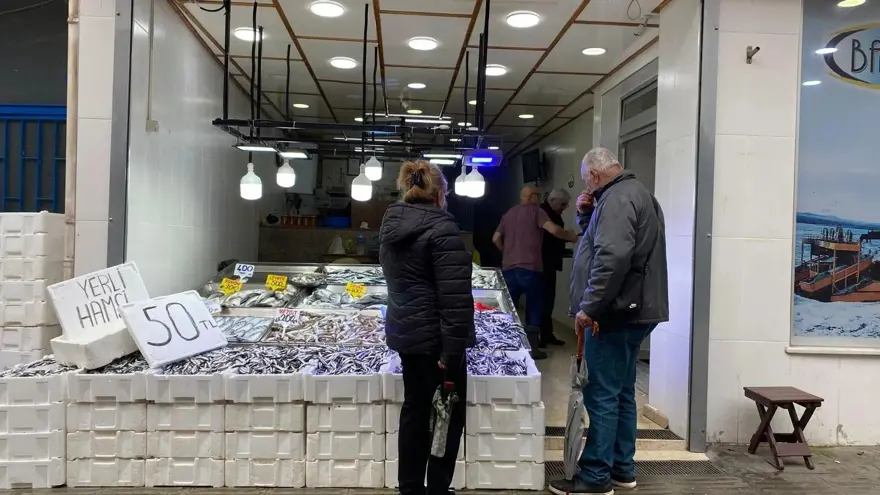 Kilosu 50 liraya kadar düştü: Tezgah önünde kuyruk oluyor 2 Kilosu 50 liraya kadar düştü: Tezgah önünde kuyruk oluyor 2