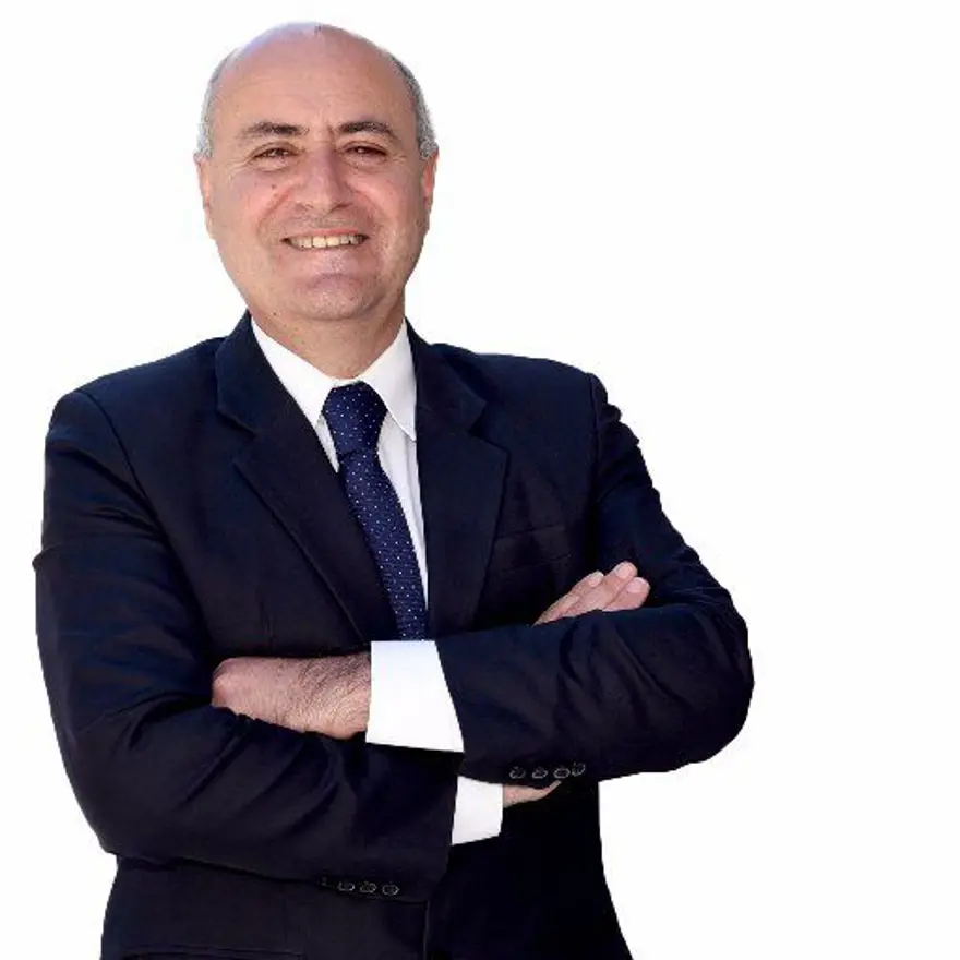 Malta Hükümeti, Prens George’a hediye edilen köpek balığı dişini geriistiyor 3