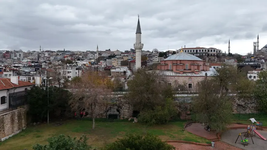 Doğu Roma döneminde geçiş kapısıydı: Bin 500 yıllık yapının son hali içler acısı 7 Doğu Roma döneminde geçiş kapısıydı: Bin 500 yıllık yapının son hali içler acısı 7