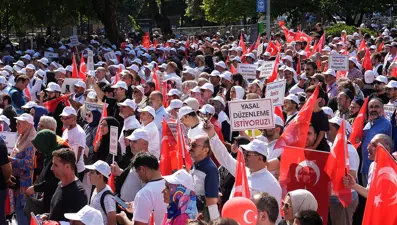 İstanbul'da LGBT karşıtı miting
