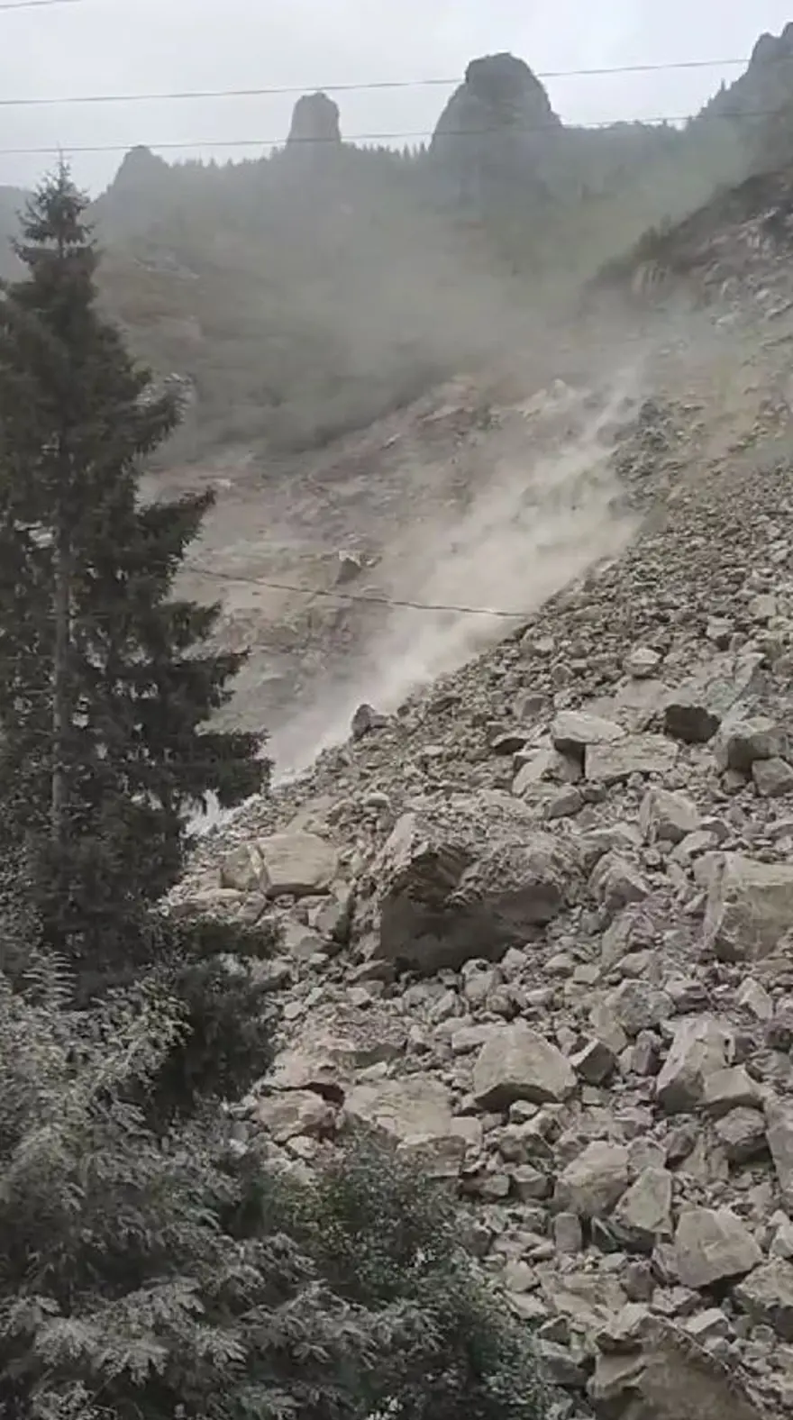 Trabzon'da taş ocağında heyelan 6