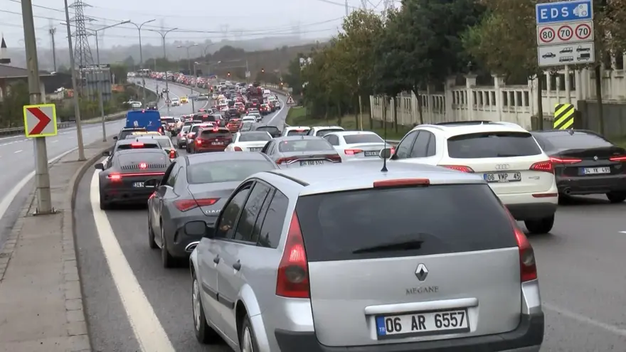 Trafikte Formula 1 yoğunluğu: Bazı yollar kilitlendi 3