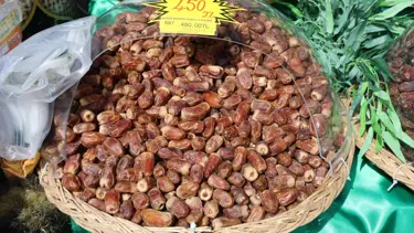 Ramazan’ın vazgeçilmezi hurma tezgahlardaki yerini aldı: Kilosu 50 TL'den başlıyor