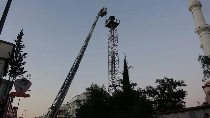 Antalya'da intihar girişimini film gibi izlediler 11