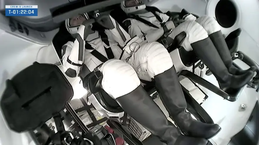 Astronotları kurtarma görevi başladı: Ekip başarılı şekilde ISS'ye kenetlendi! 8 Astronotları kurtarma görevi başladı: Ekip başarılı şekilde ISS'ye kenetlendi! 8