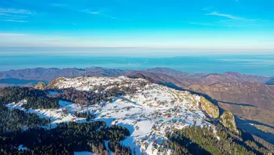 Bulutlara komşu Hıdırnebi Yaylası beyaz örtüsüyle görsel şölen sunuyor