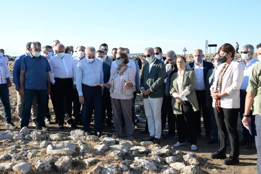 Çayönü Höyüğü'nde 5 bin yıllık sandık mezar bulundu 7 Çayönü Höyüğü'nde 5 bin yıllık sandık mezar bulundu 7