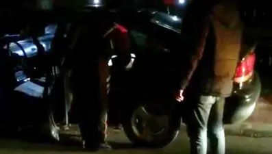 4 aylık bebeklerini arabada kilitleyip alışverişe gittiler