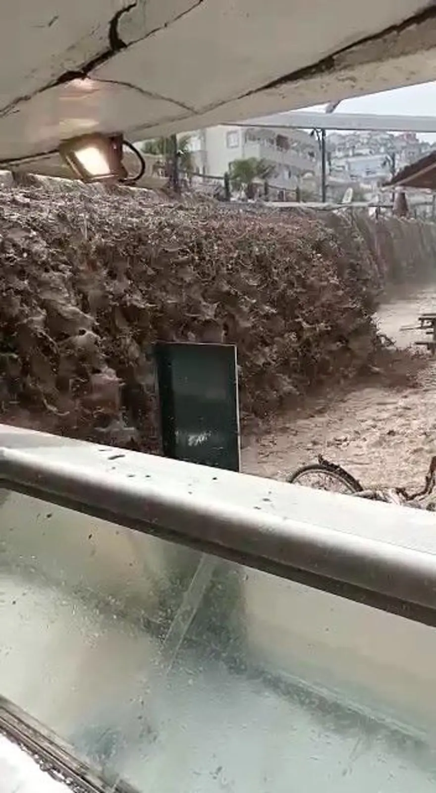 Bursa'yı fırtına, sağanak ve dolu vurdu 11 Bursa'yı fırtına, sağanak ve dolu vurdu 11