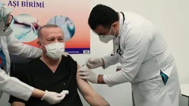 Cumhurbaşkanı Erdoğan'a aşıyı yapan doktor