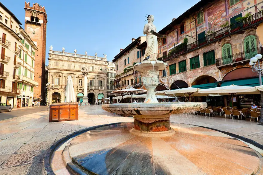 verona gezi rehberi, verona rehberi, verona gezilecek yerler, verona görülecek yerler, romeo ve juliet'in şehri, Adige Irmağı, Bra Meydanı, Casa di Giulietta, Castelvecchio, Erbe Meydanı, Via Mazzini 13