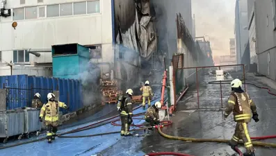 Arnavutköy'de fabrika yangını