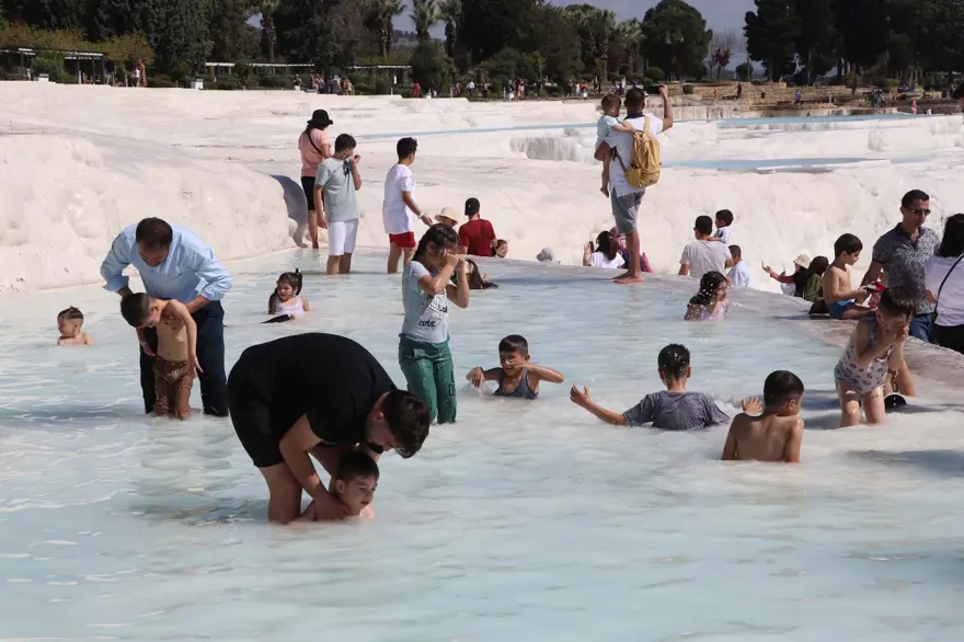 Pamukkale'de bayram yoğunluğu 2