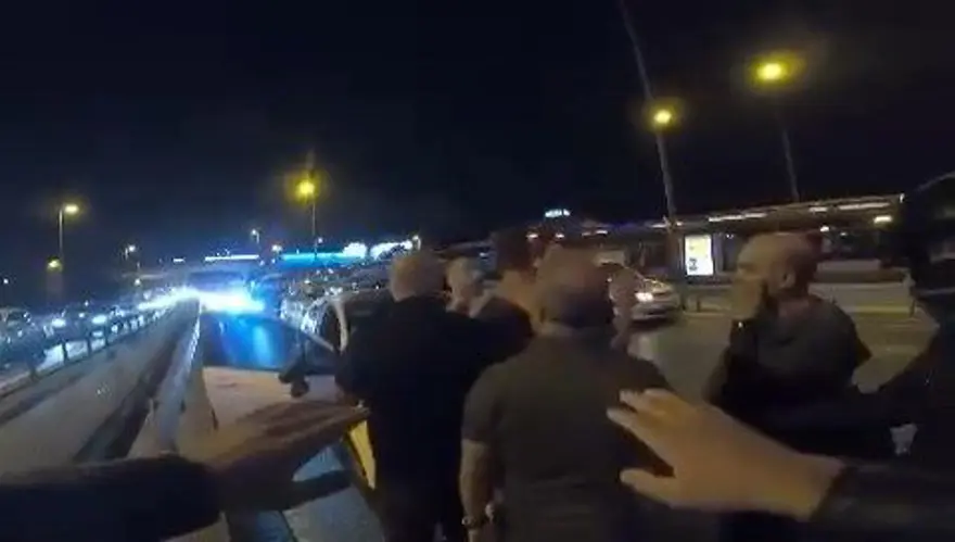 Haliç’te başlayan tartışma Mecidiyeköy’de kavgaya dönüştü |D-100’ün ortasında tekmeli yumruklu saldırı 5