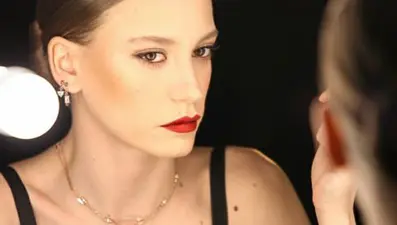 Serenay Sarıkaya'dan Ozan Güven'e: Hadi gel artık...