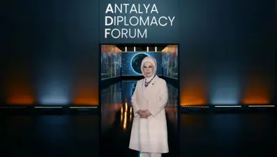 Emine Erdoğan'dan dünyaya çağrı: İnsanlık daha fazla çatışma ve savaşı kaldıramaz