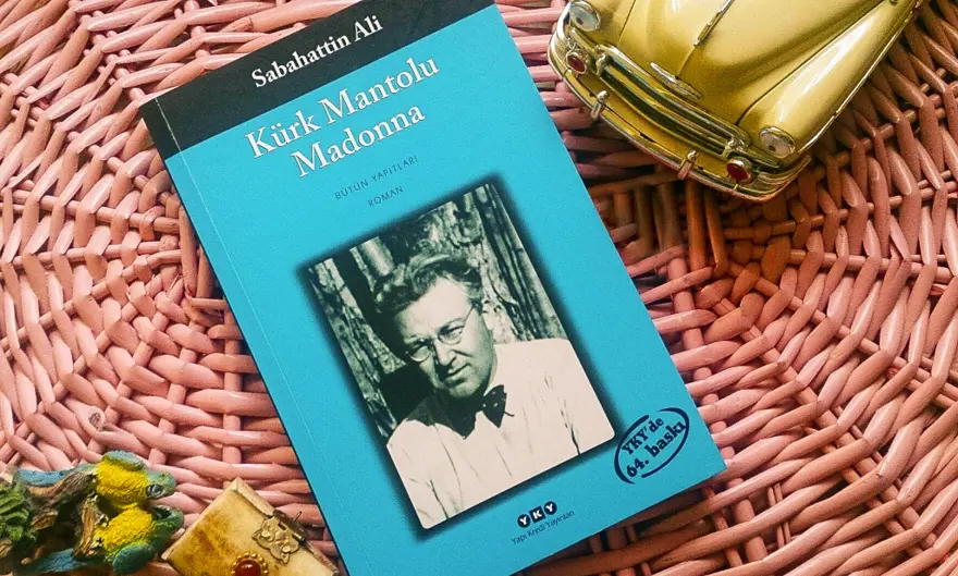 İran'dan Kürk Mantolu Madonna çevirisine sansür 5