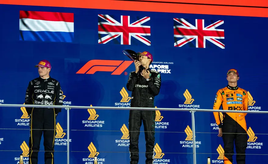 SİNGAPUR'DA TABLO DEĞİŞTİ 2 SİNGAPUR'DA TABLO DEĞİŞTİ 2