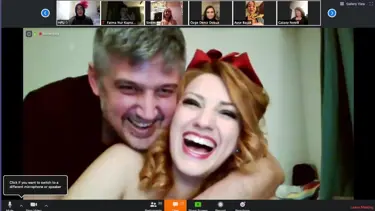 'Online kına gecesi' düzenlenen eve, ihbar üzerine polis baskını