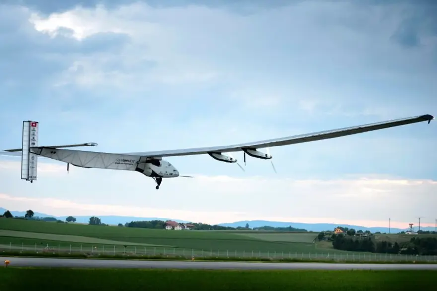 Solar Impulse 2 dünya turuna başladı 8 Solar Impulse 2 dünya turuna başladı 8