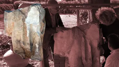 İzmir'de heyecan yaratan buluş: Belden üstü yok, tam bin 800 yıllık