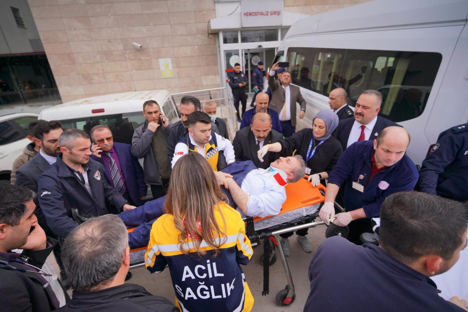 BBP lideri Mustafa Destici’nin makam aracı kaza yaptı: 4 yaralı