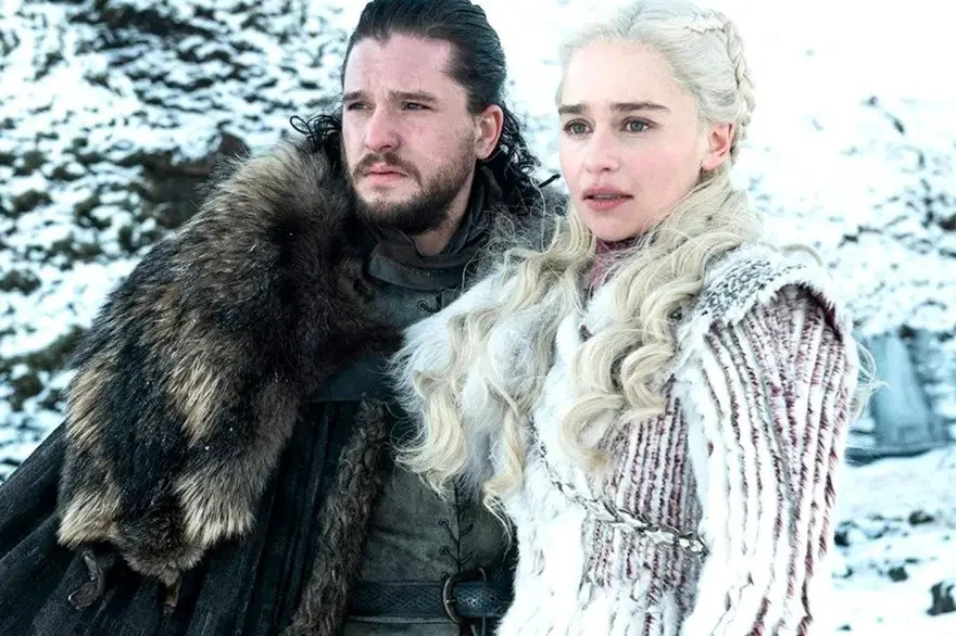 Game of Thrones yıldızı Emilia Clarke'a İmparatorluk Nişanı Game of Thrones yıldızı Emilia Clarke'a İmparatorluk Nişanı