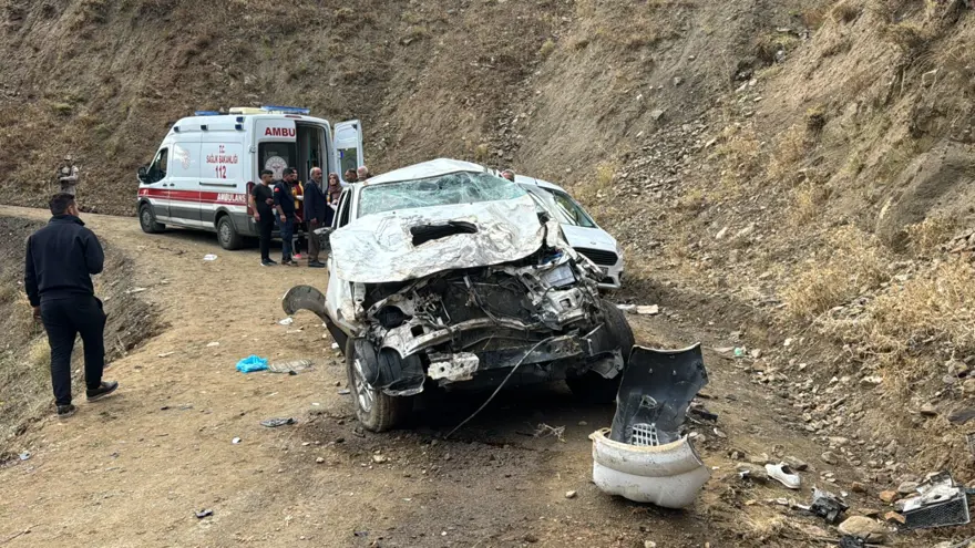 Önce şehitten sonra ailesinden acı haber: Cenaze için yola çıkan yakınları şarampole yuvarlandı 10 Önce şehitten sonra ailesinden acı haber: Cenaze için yola çıkan yakınları şarampole yuvarlandı 10