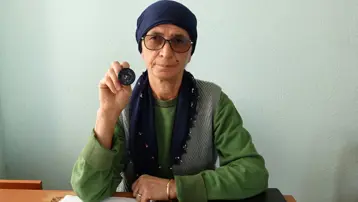 Bir mahallenin ilk kadın muhtarı: 16 yıldır mührü kimseye kaptırmadı