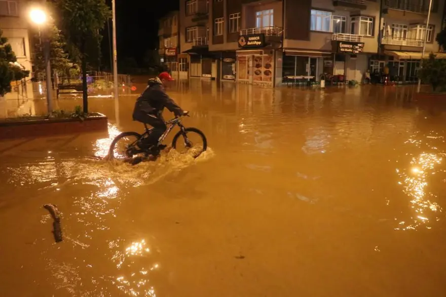 Batı Karadeniz'i yine sel vurdu 5