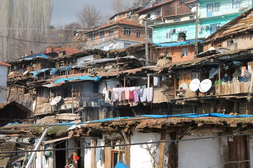 İç içe 35 ev! Burası Nepal değil Manisa 14