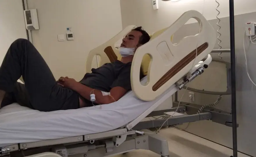 Veteriner hekime saldırı iddiası (Çenesinde ve vücudundakırıklar var) Veteriner hekime saldırı iddiası (Çenesinde ve vücudundakırıklar var)