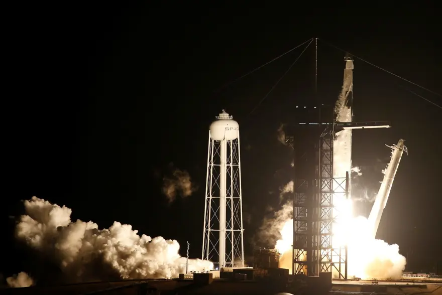 SpaceX ve NASA'dan uzaya ilk "operasyonel" mürettebatlı uçuş 2