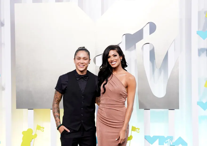 NANY GONZALEZ VE KACEE CLARK 1 NANY GONZALEZ VE KACEE CLARK 1