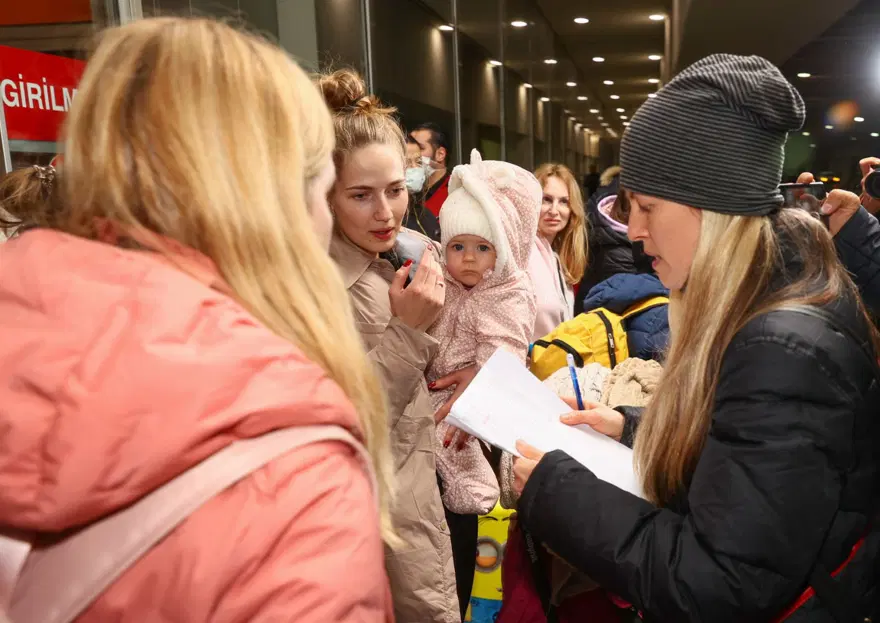 Savaştan kaçan Ukraynalı kadın ve çocuklar İzmir'e geldi 27