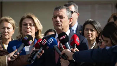 Özgür Özel, Bakırköy Cezaevi'ndeki bazı tutuklu ve hükümlülere görüştü