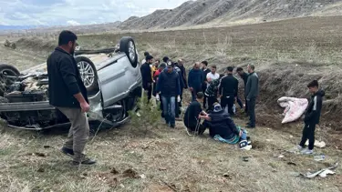 Devrilen hafif ticari araçtaki 5 kişi yaralandı