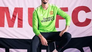 Manchester United Altay Bayındır'ı açıkladı: 5 milyon euro bonservis Manchester United Altay Bayındır'ı açıkladı: 5 milyon euro bonservis