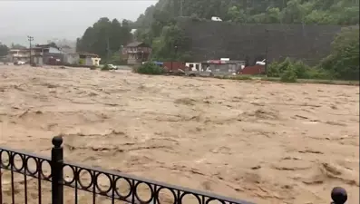 Rize yine sele teslim