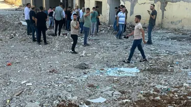 Ağır hasarlı binadan düşen adam yaşamını yitirdi