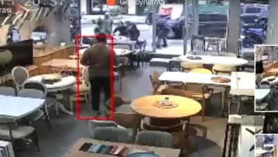 Ataşehir'de sokak ortasında oto galericiyi kurşun yağmuruna tuttular