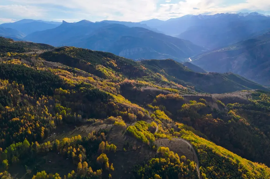 Gümüşhane'de Alpleri aratmayan güzellik: Zirveler kış, vadiler sonbahar 5 Gümüşhane'de Alpleri aratmayan güzellik: Zirveler kış, vadiler sonbahar 5