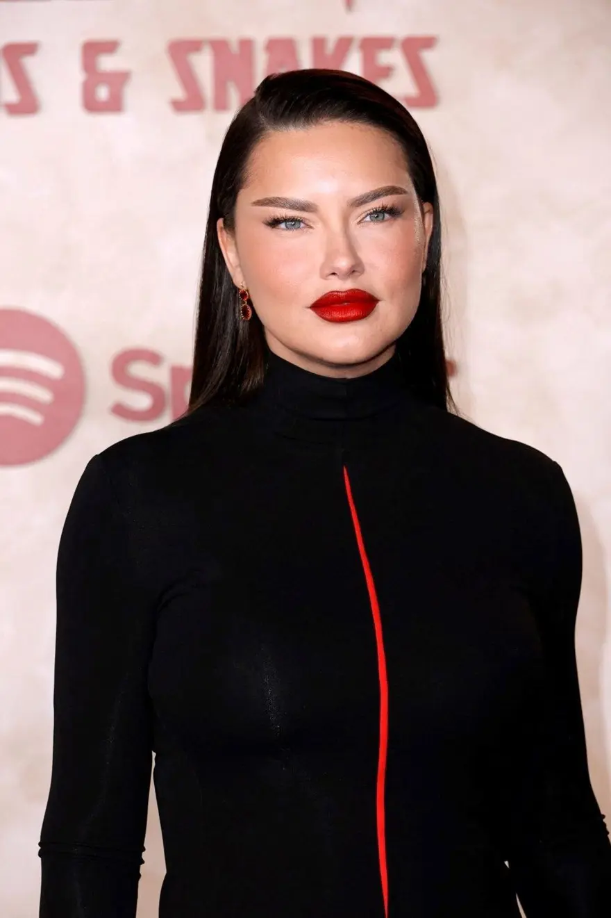 "YORGUN BİR ANNENİN YÜZÜ..." 1