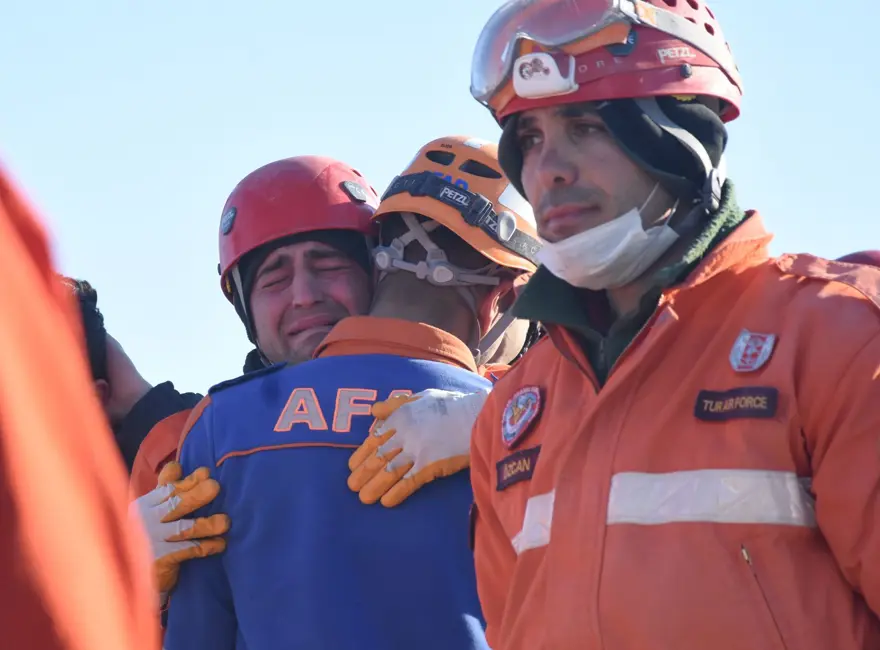 'Köpük' yerini buldu, 77 saat sonra kurtarıldı 6